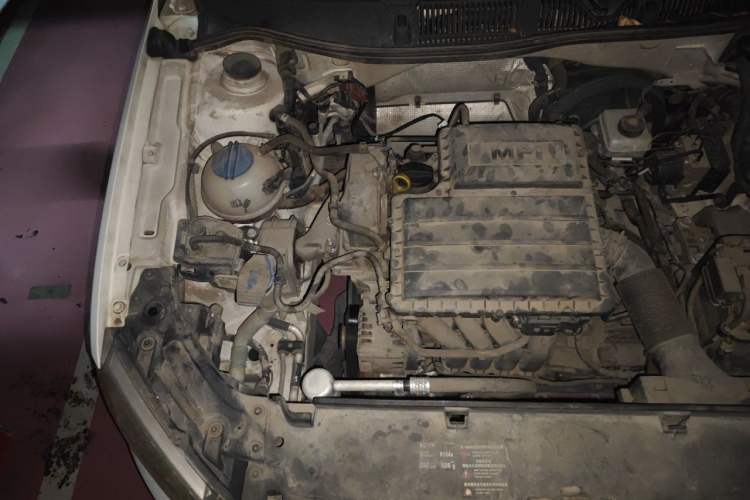 Used Volkswagen Gran Lavida 2013 1.6L Automatic Comfort Model Engine Bay Right