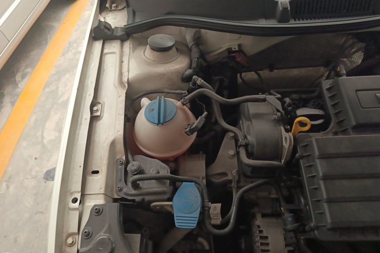 Used Volkswagen Gran Lavida 2013 1.6L Automatic Comfort Model Engine Bay Right