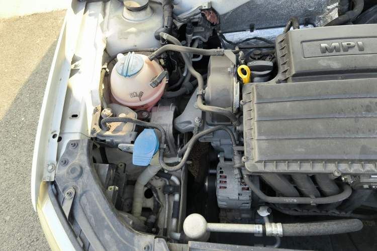 Used Volkswagen Gran Lavida 2013 1.6L Automatic Comfort Model Engine Bay Right