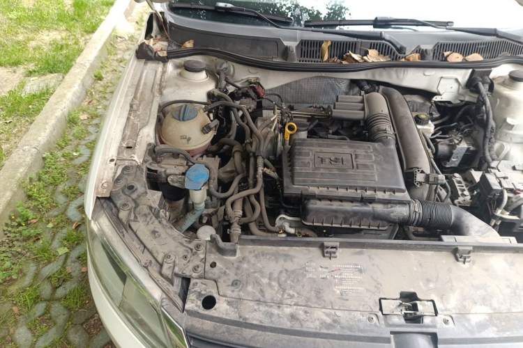 Used Volkswagen Gran Lavida 2013 1.4 TSI Manual Comfort Model Engine Bay Right
