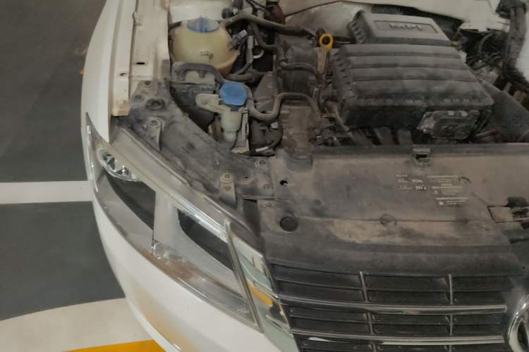 Used Volkswagen Gran Lavida 2013 1.6L Automatic Comfort Model Engine Bay Right