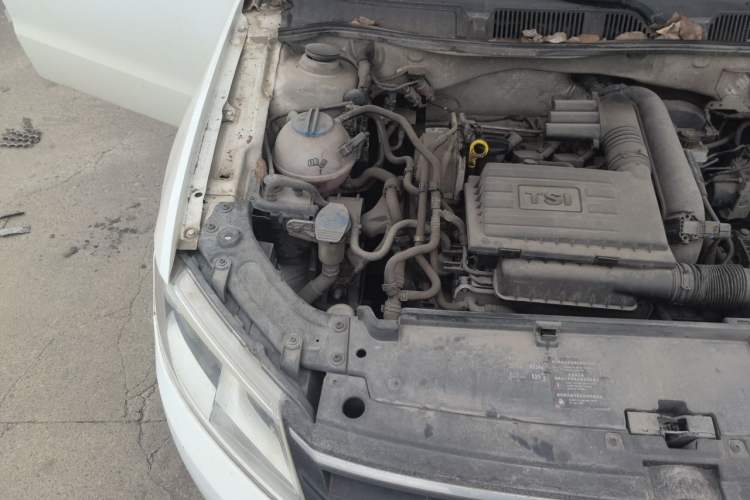 Used Volkswagen Gran Lavida 2013 1.4 TSI Manual Comfort Model Engine Bay Right