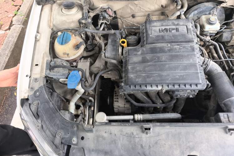 Used Volkswagen Gran Lavida 2013 1.6L Automatic Comfort Model Engine Bay Right