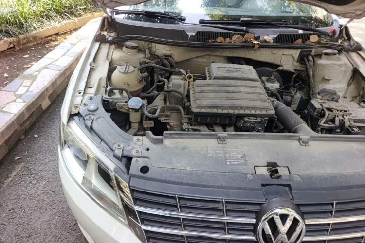 Used Volkswagen Gran Lavida 2013 1.6L Automatic Comfort Model Engine Bay Right