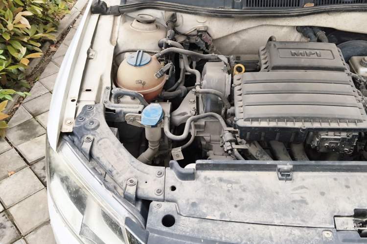 Used Volkswagen Gran Lavida 2013 1.6L Automatic Comfort Model Engine Bay Right