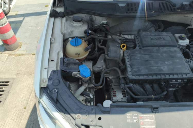 Used Volkswagen Gran Lavida 2013 1.6L Automatic Fashion Model Engine Bay Right