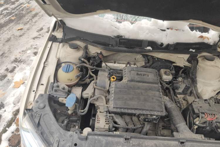 Used Volkswagen Gran Lavida 2013 1.6L Automatic Comfort Model Engine Bay Right
