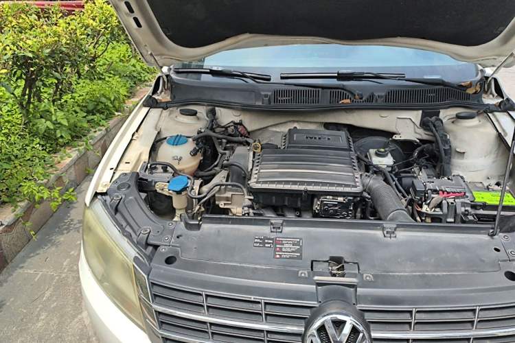 Used Volkswagen Gran Lavida 2013 1.6L Automatic Comfort Model Engine Bay Right