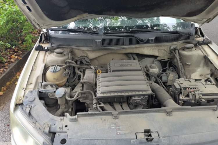 Used Volkswagen Gran Lavida 2013 1.6L Automatic Comfort Model Engine Bay Right