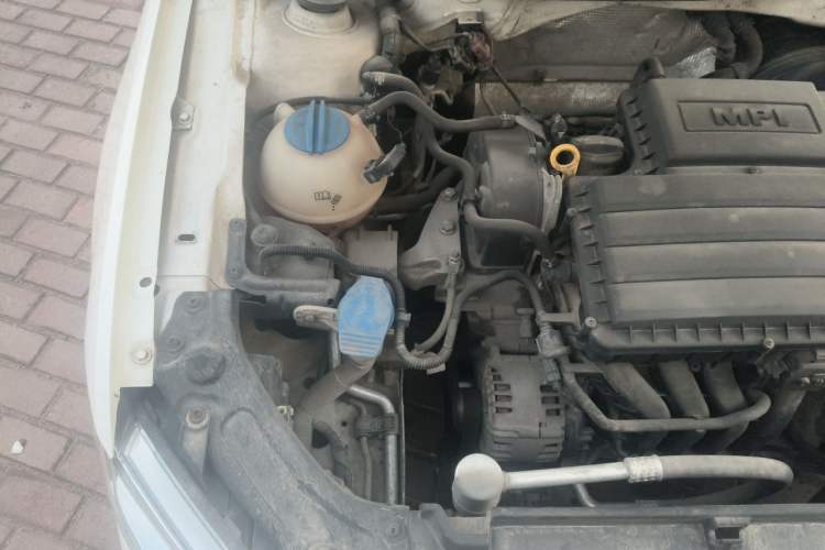 Used Volkswagen Gran Lavida 2013 1.6L Automatic Comfort Model Engine Bay Right