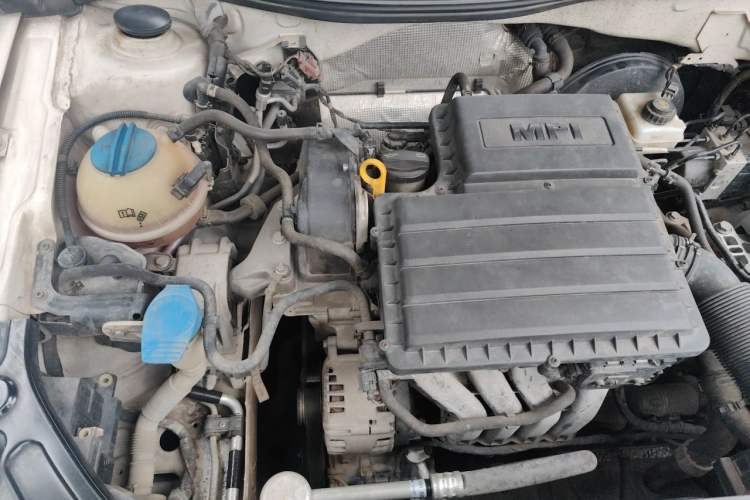 Used Volkswagen Gran Lavida 2013 1.6L Automatic Fashion Model Engine Bay Right