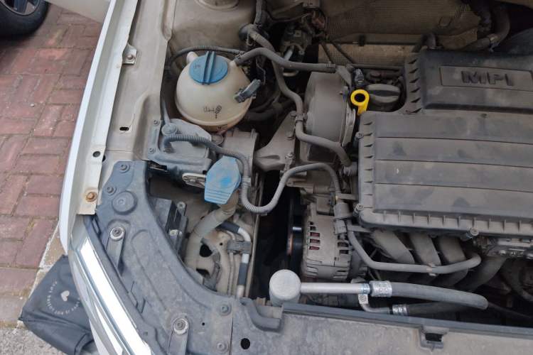 Used Volkswagen Gran Lavida 2013 1.6L Automatic Fashion Model Engine Bay Right