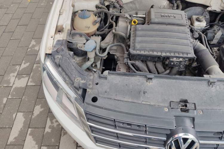 Used Volkswagen Gran Lavida 2013 1.6L Automatic Fashion Model Engine Bay Right
