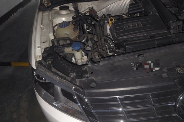 Used Volkswagen Gran Lavida 2013 1.4 TSI Automatic Comfort Model Engine Bay Right