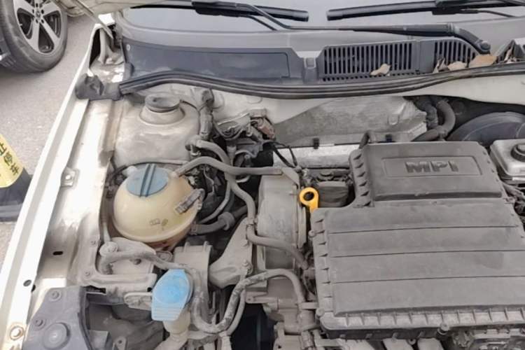Used Volkswagen Gran Lavida 2013 1.6L Automatic Comfort Model Engine Bay Right