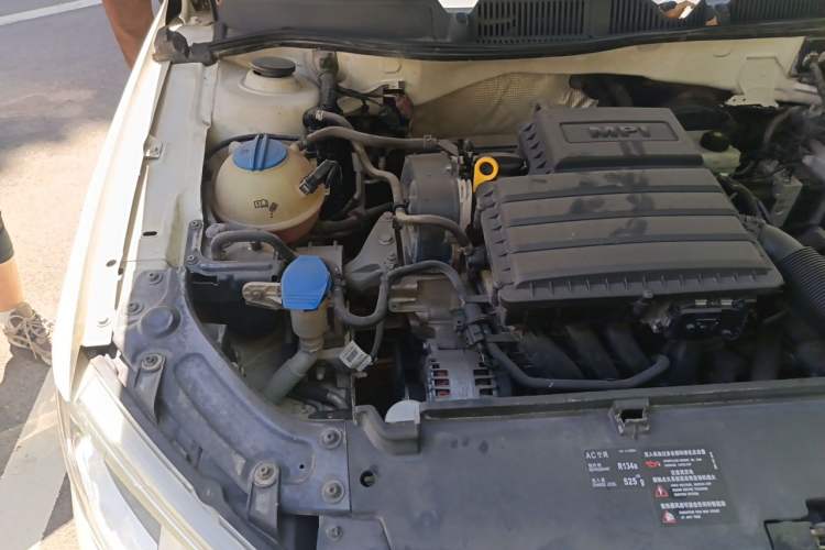 Used Volkswagen Gran Lavida 2013 1.6L Automatic Comfort Model Engine Bay Right