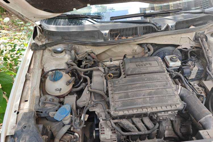 Used Volkswagen Gran Lavida 2013 1.6L Automatic Comfort Model Engine Bay Right