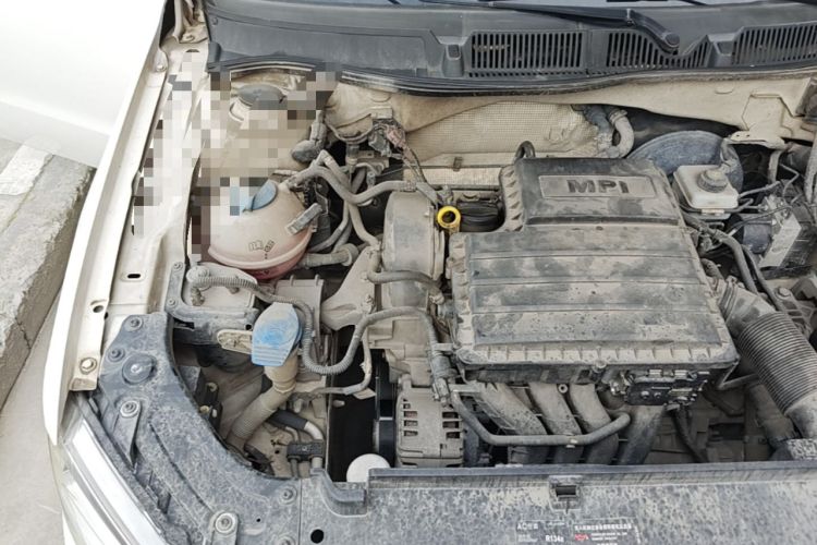 Used Volkswagen Gran Lavida 2013 1.6L Automatic Fashion Model Engine Bay Right