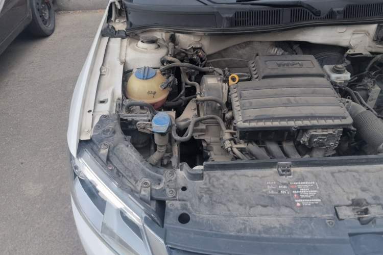 Used Volkswagen Gran Lavida 2013 1.6L Automatic Fashion Model Engine Bay Right