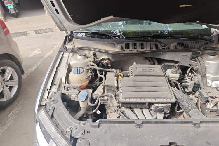 Used Volkswagen Gran Lavida 2013 1.6L Automatic Comfort Model Engine Bay Right