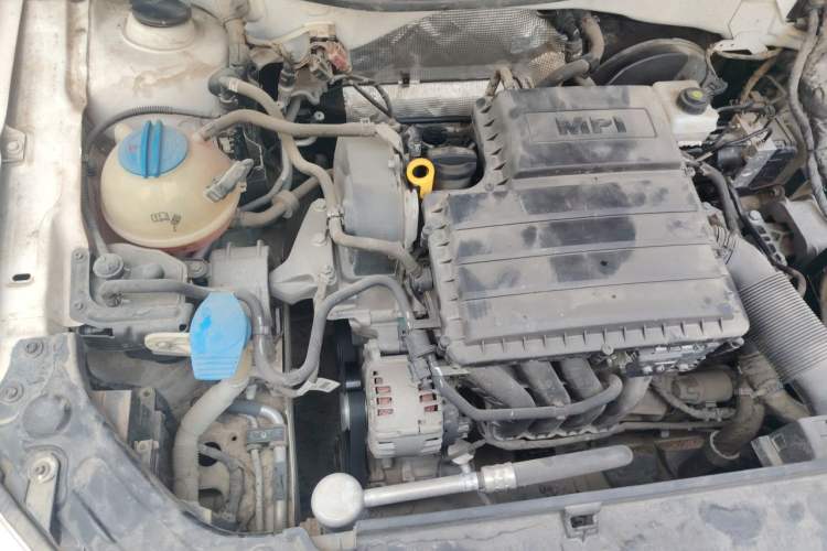 Used Volkswagen Gran Lavida 2013 1.6L Automatic Fashion Model Engine Bay Right