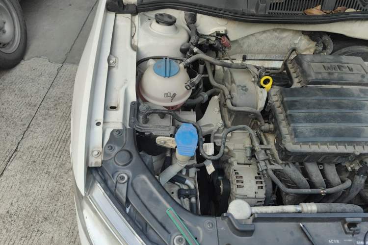 Used Volkswagen Gran Lavida 2013 1.6L Manual Comfort Model Engine Bay Right