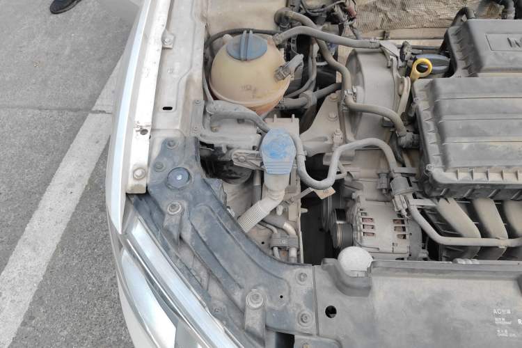 Used Volkswagen Gran Lavida 2013 1.6L Automatic Comfort Model Engine Bay Right
