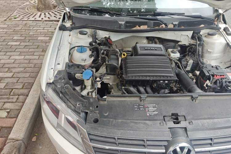 Used Volkswagen Gran Lavida 2013 1.6L Automatic Comfort Model Engine Bay Right