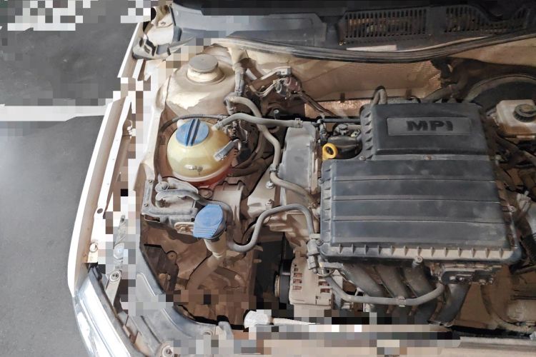 Used Volkswagen Gran Lavida 2013 1.6L Automatic Comfort Model Engine Bay Right