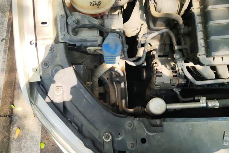 Used Volkswagen Gran Lavida 2013 1.6L Automatic Comfort Model Engine Bay Right