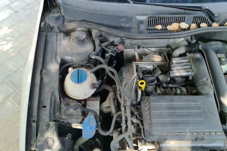 Used Volkswagen Gran Lavida 2013 1.4 TSI Manual Comfort Model Engine Bay Right