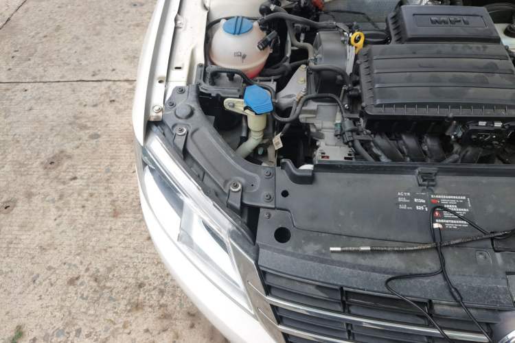 Used Volkswagen Gran Lavida 2013 1.6L Automatic Fashion Model Engine Bay Right