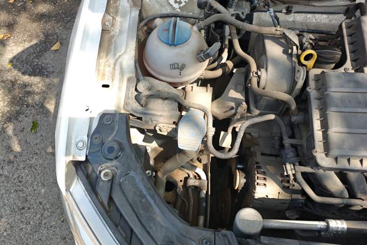 Used Volkswagen Gran Lavida 2013 1.6L Automatic Comfort Model Engine Bay Right