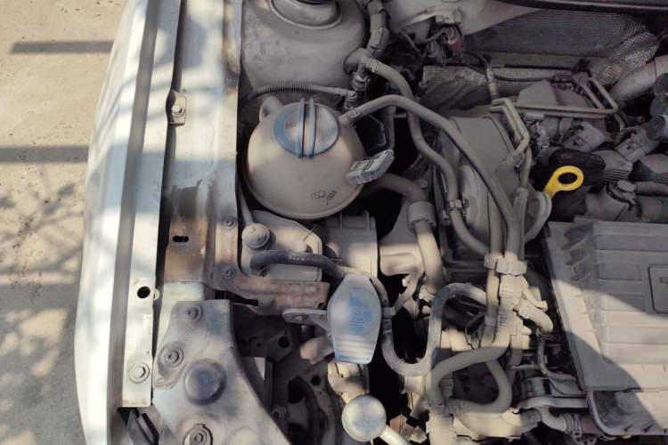 Used Volkswagen Gran Lavida 2013 1.4 TSI Automatic Comfort Model Engine Bay Right