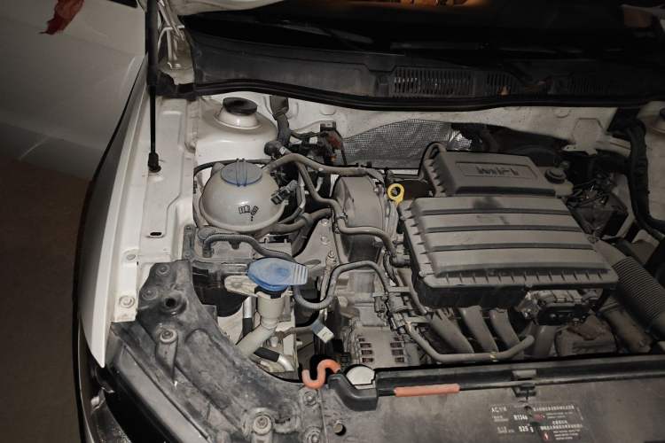 Used Volkswagen Gran Lavida 2013 1.6L Automatic Comfort Model Engine Bay Right