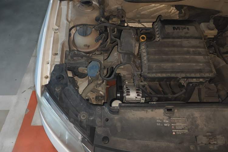 Used Volkswagen Gran Lavida 2013 1.6L Automatic Comfort Model Engine Bay Right