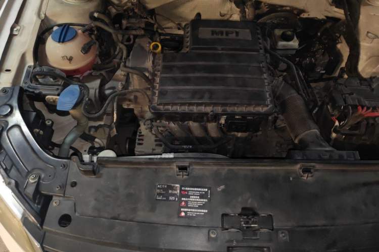 Used Volkswagen Gran Lavida 2013 1.6L Automatic Comfort Model Engine Bay Right