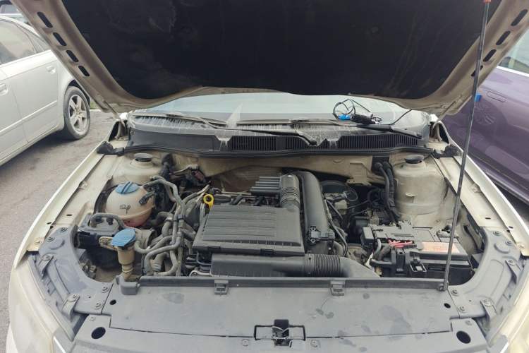 Used Volkswagen Gran Lavida 2013 1.4 TSI Automatic Comfort Model Engine Bay