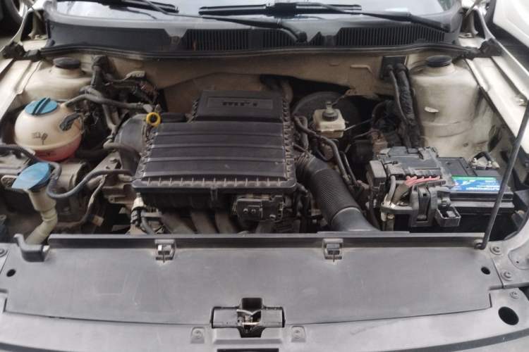 Used Volkswagen Gran Lavida 2013 1.6L Automatic Fashion Model Engine Bay