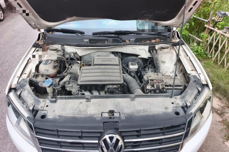 Used Volkswagen Gran Lavida 2013 1.6L Automatic Fashion Model Engine Bay