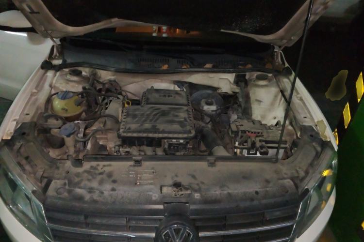 Used Volkswagen Gran Lavida 2013 1.6L Automatic Fashion Model Engine Bay
