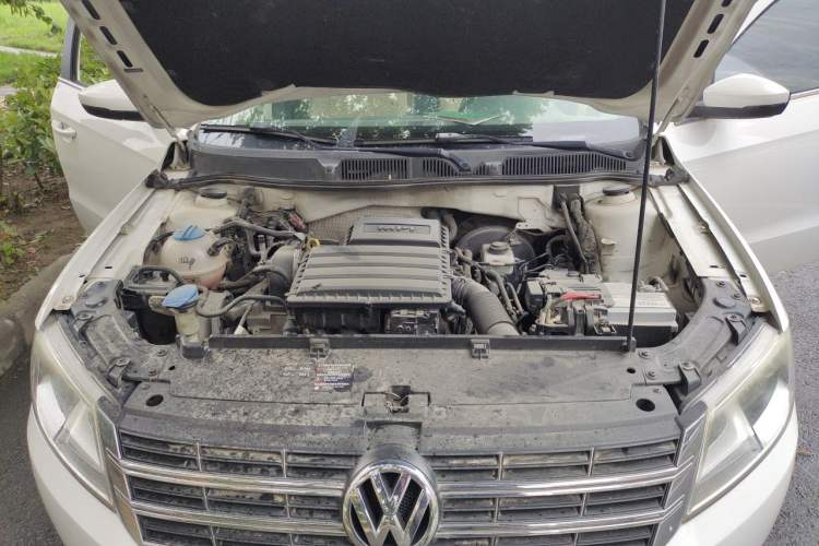 Used Volkswagen Gran Lavida 2013 1.6L Automatic Luxury Model Engine Bay