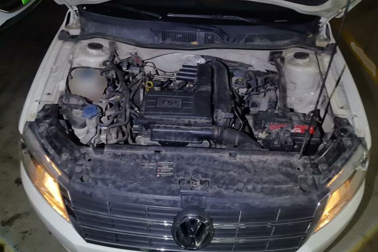 Used Volkswagen Gran Lavida 2013 1.4 TSI Automatic Luxury Model Engine Bay