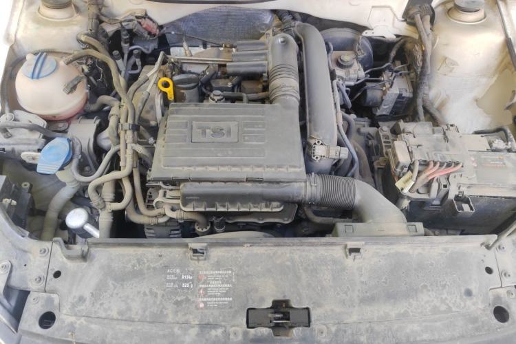 Used Volkswagen Gran Lavida 2013 1.4 TSI Automatic Comfort Model Engine Bay