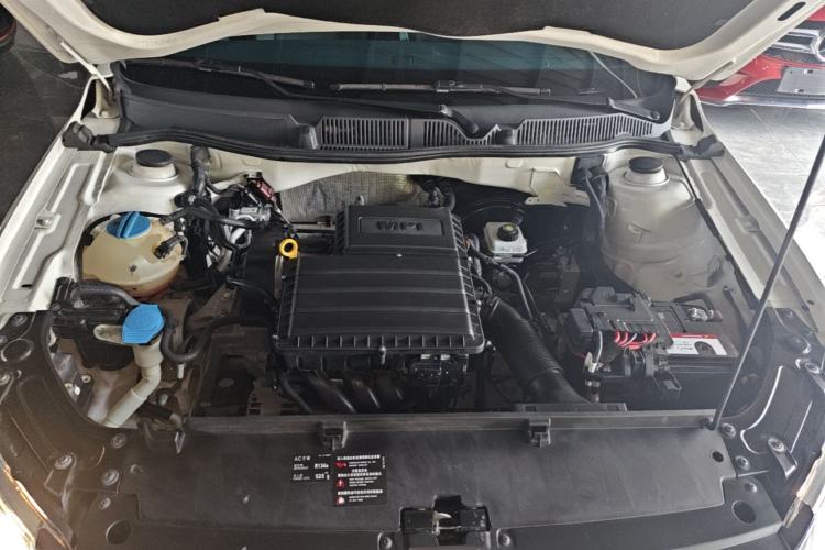 Used Volkswagen Gran Lavida 2013 1.6L Automatic Comfort Model Engine Bay