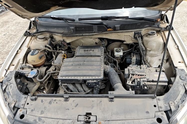 Used Volkswagen Gran Lavida 2013 1.6L Manual Comfort Model Engine Bay