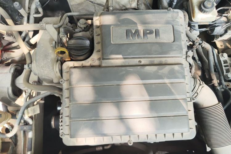 Used Volkswagen Gran Lavida 2013 1.6L Automatic Comfort Model Engine Bay