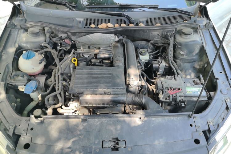 Used Volkswagen Gran Lavida 2013 1.4 TSI Manual Comfort Model Engine Bay