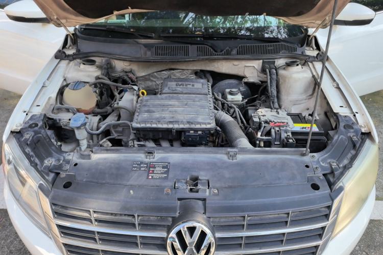 Used Volkswagen Gran Lavida 2013 1.6L Automatic Comfort Model Engine Bay