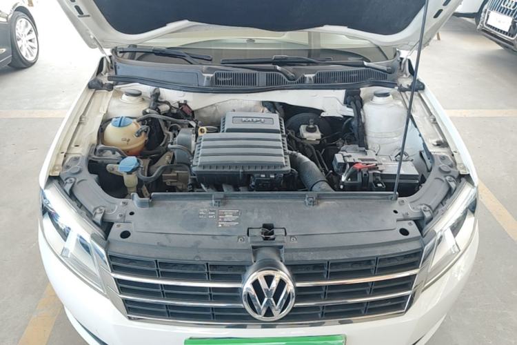 Used Volkswagen Gran Lavida 2013 1.6L Automatic Fashion Model Engine Bay